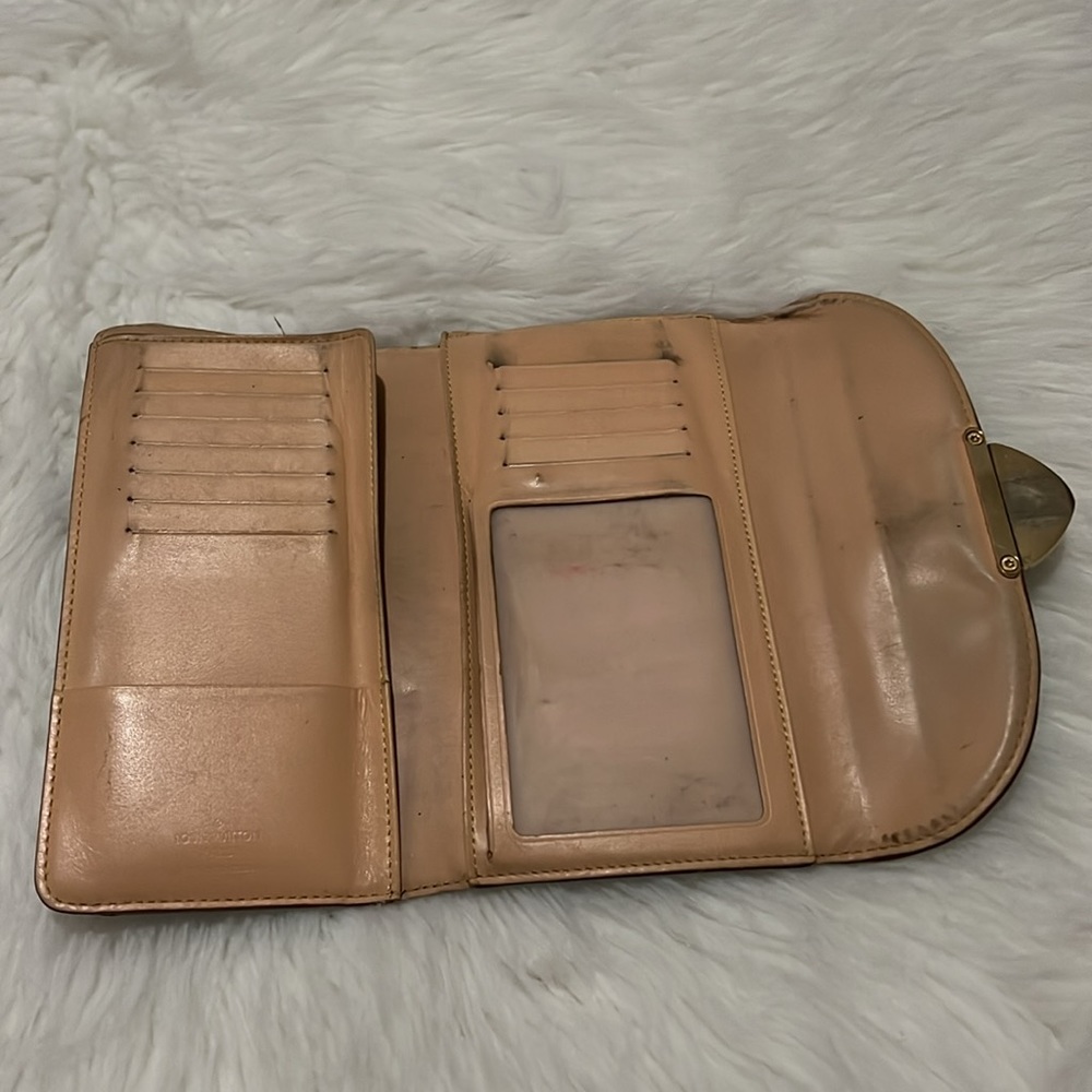 Louis Vuitton wallet, used, but still has a lot of life. 100% authentic. MI0068 - Picture 12 of 16